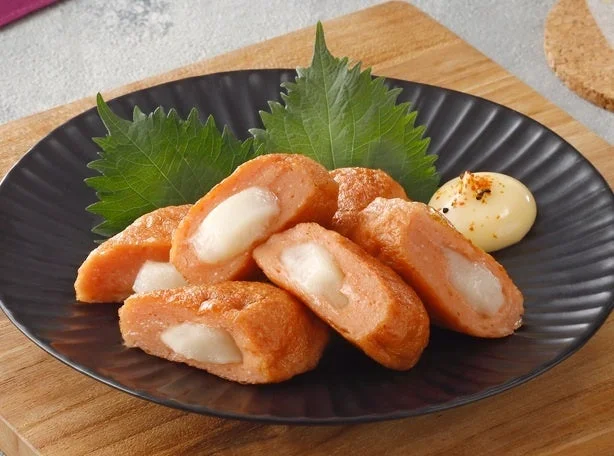 秋冬の食卓に新風!カネテツが提案する「せいろ×練り物」でいつもの食卓がごちそうに大変身!