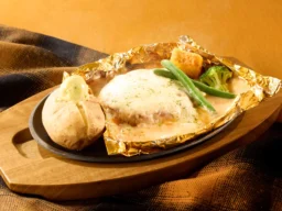 ココス、「2026秋冬グランドメニュー」を9月15日より開始！チーズたっぷり包み焼きハンバーグやアップルパイココッシュなど、食欲そそる新メニューが勢ぞろい