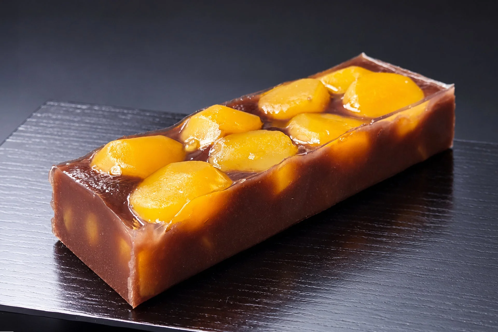 【秋彼岸限定】栗が13個も!贅沢すぎる「生栗むし羊羹」が今年も登場、今年はオンラインでも購入可能に!