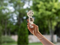 DJI Osmo Pocket 4Pに新色パールホワイトが登場。世界中の映像クリエイターに、洗練されたスタイルを